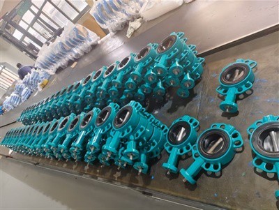 FQC memastikan bahwa setiap produk yang memenuhi syarat sebelum pengiriman